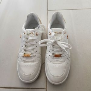 Mexx Sneakers, White and Gold, Size 8